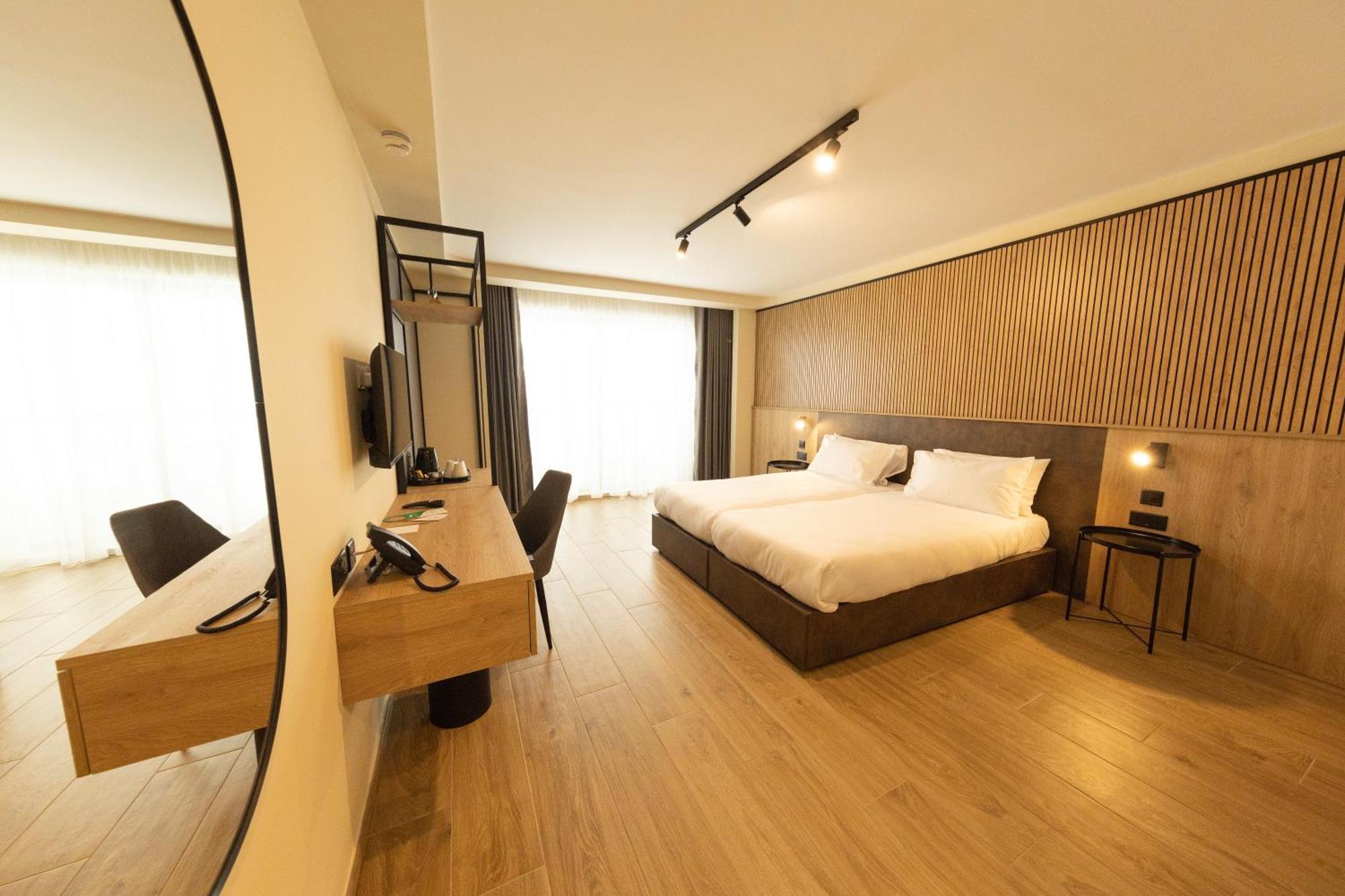 East Sliema Suites Экстерьер фото